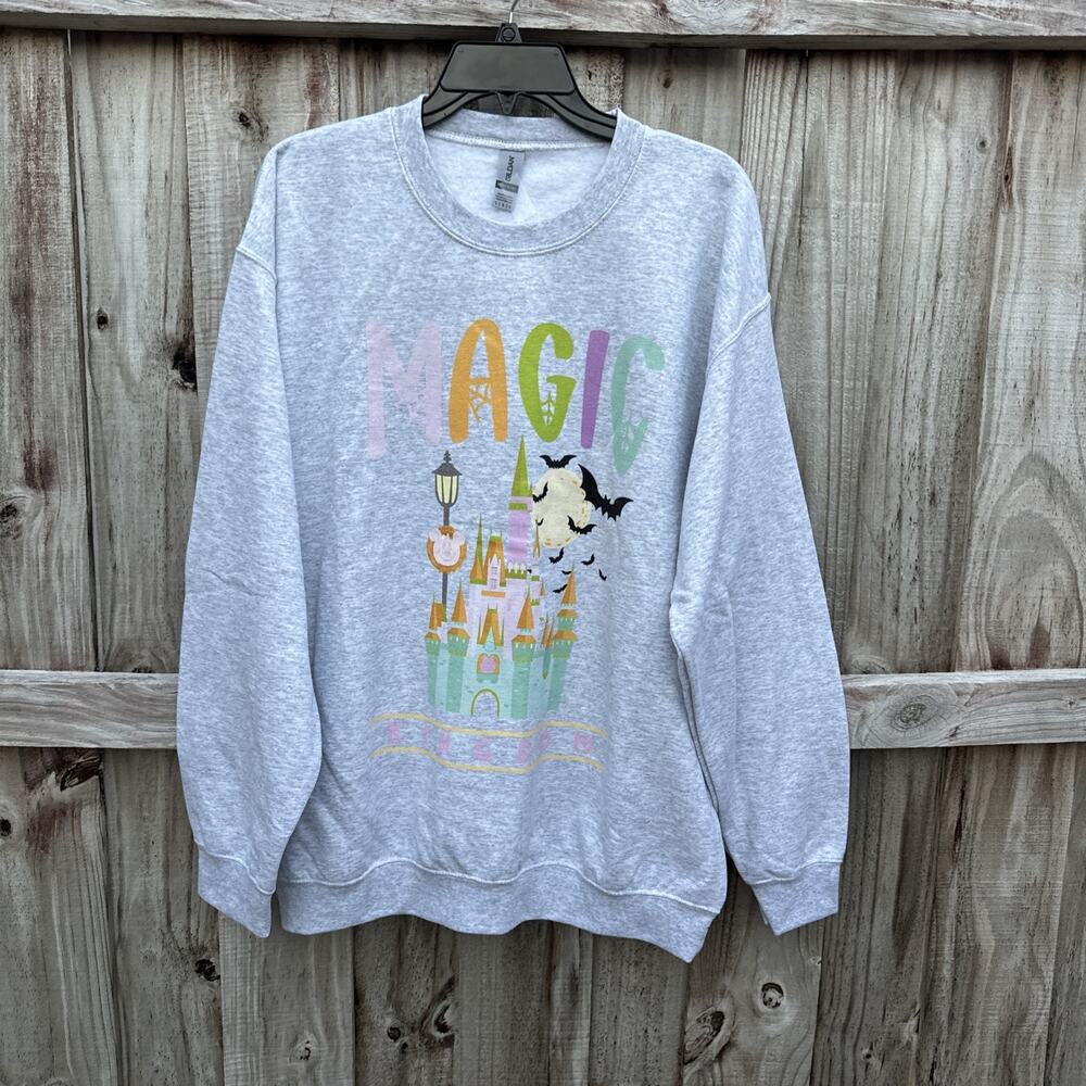 Disney Magic Kingdom Castle Spooky Halloween Gray Graphic Pullover Sweatshirt L